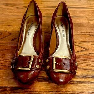 Antoni Melani leather pumps.